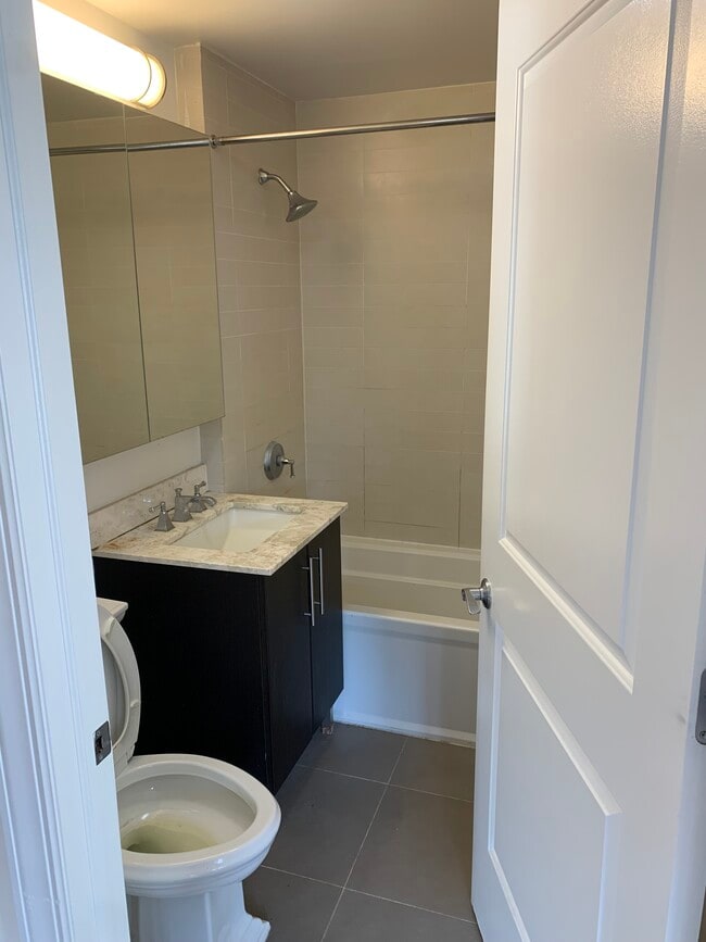 bathroom - 8315 Kew Gardens Rd