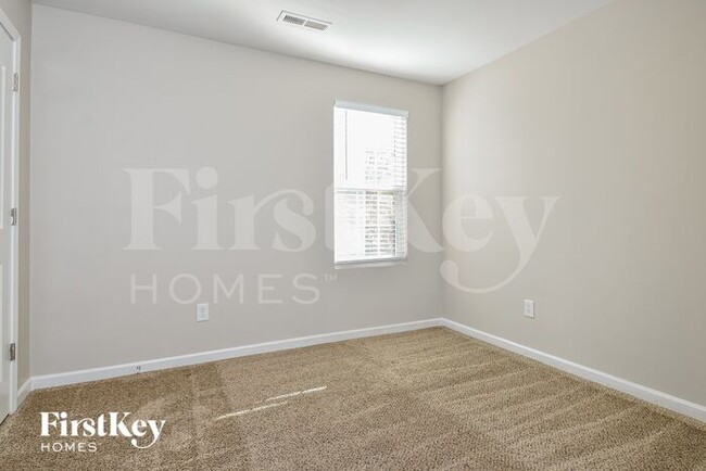 Building Photo - 325 Oferrell St