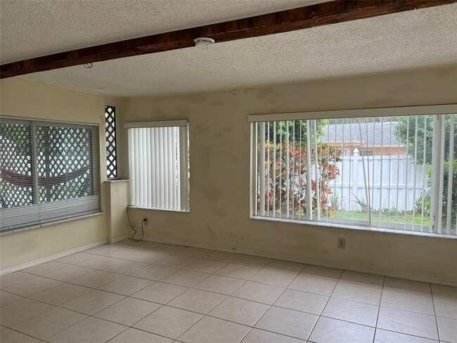 Building Photo - 3270 Causeway Dr