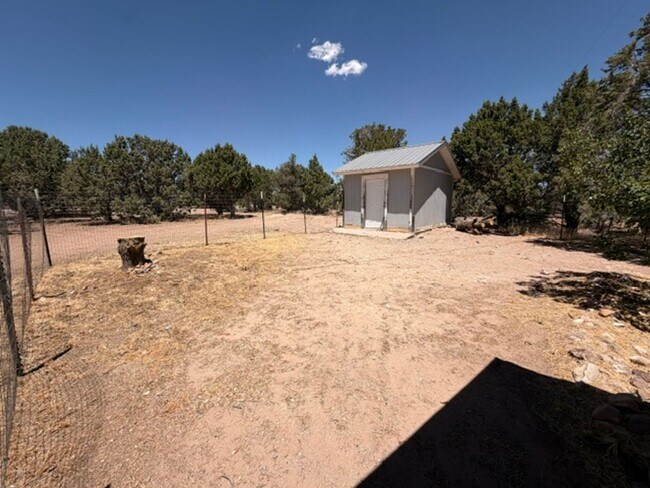 Building Photo - Private 20-Acre Retreat with Equestrian Access