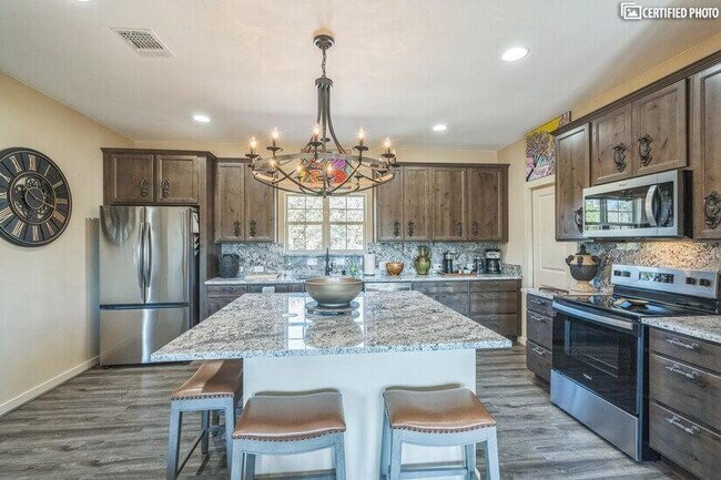 Building Photo - 505 Heron Dr
