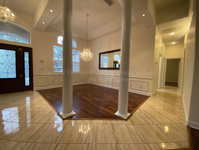 Building Photo - 5614 Craindale Dr