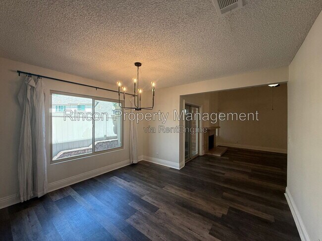 Building Photo - 694 Deerhunter Ln