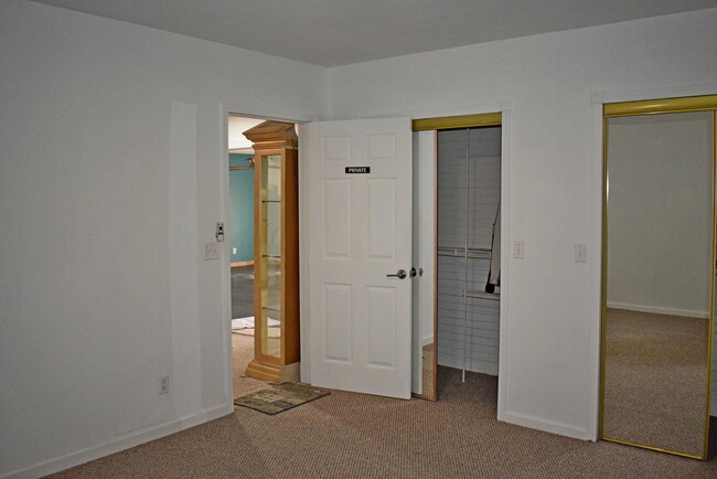 Building Photo - 6271 W Cedar Meadows Ln