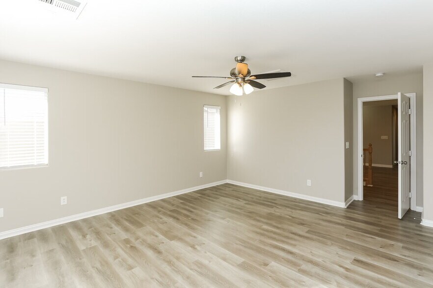 Building Photo - 8562 N Golden Idol Ct