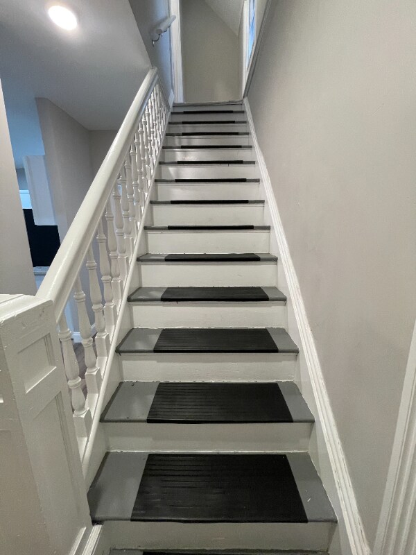 Building Photo - 928 Fairbanks Ave