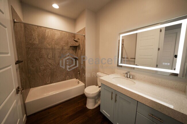 Building Photo - 1867 S Prairie Pond Rd