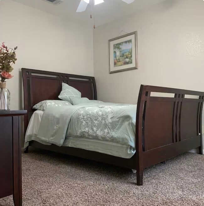 Building Photo - 1915 Sutton Pl