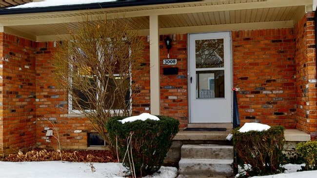 Building Photo - 3008 Bolgos Cir