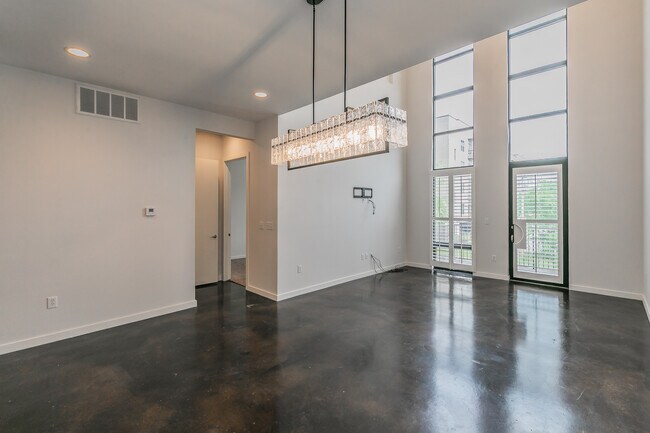 Building Photo - 2608 Museum Way