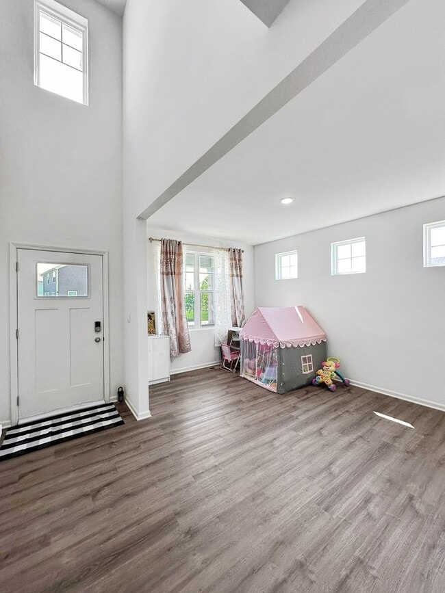 Building Photo - 765 Kentshire Cir