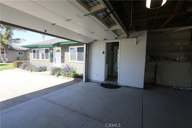 Building Photo - 16572 Patricia Ln