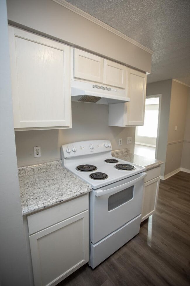 Building Photo - 309 W Marigny Cir