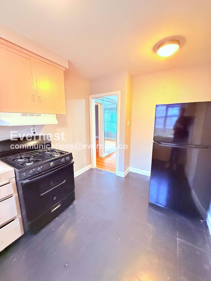 Building Photo - 20129 Stratford Rd