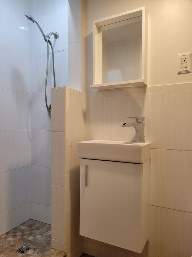 Building Photo - East Nashville 3 Bedroom Gem!