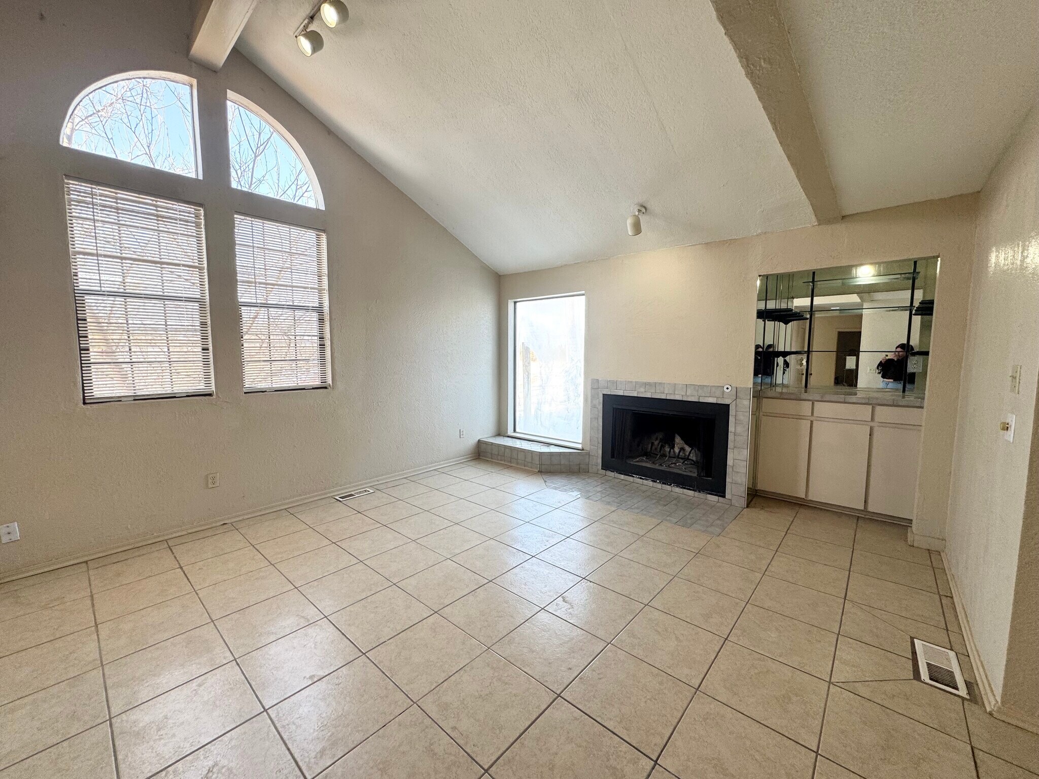 Building Photo - 401 NE 115th St