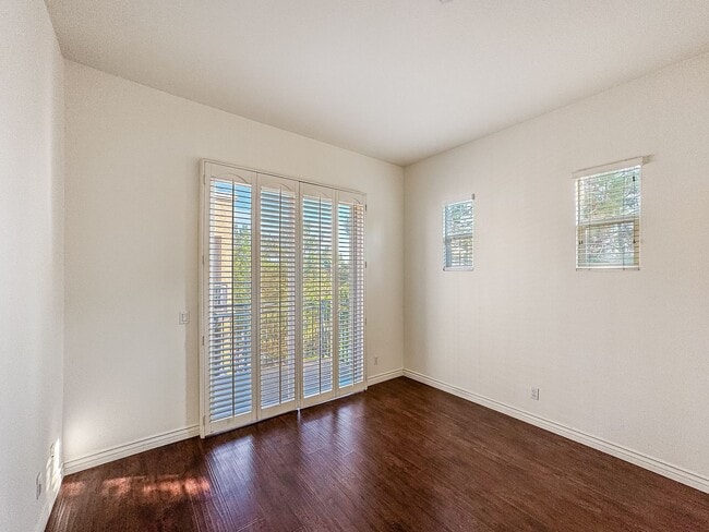 Building Photo - Beautiful 3 Bd/2Ba Spacious Home in Fullerton w/AC and Ample Community Amenities!