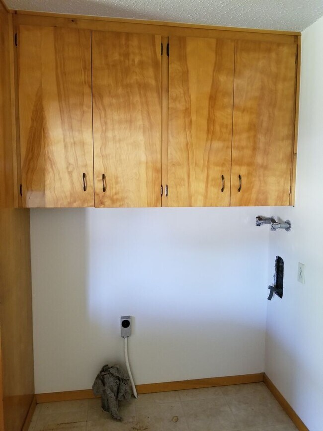 Building Photo - n601