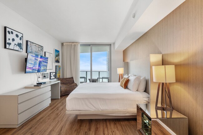 Building Photo - 4111 S Ocean Dr