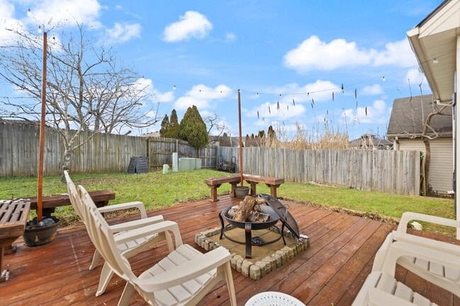 Building Photo - 1409 Pleasant Ridge Dr