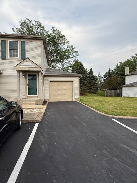 Primary Photo - 218 Glenkirk Dr
