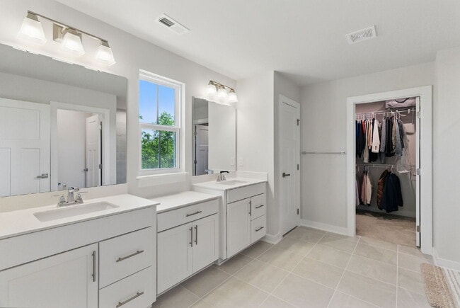 Building Photo - Luxury 5-Bed, 4-Bath Greenville Home in Amenity-Packed Riverstone!