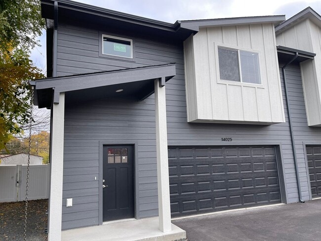 Primary Photo - 14025 E Valleyway Ave