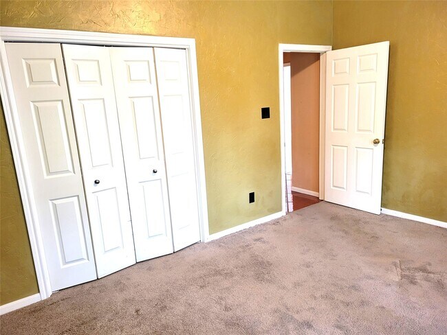 Building Photo - 1848 Nursery Rd