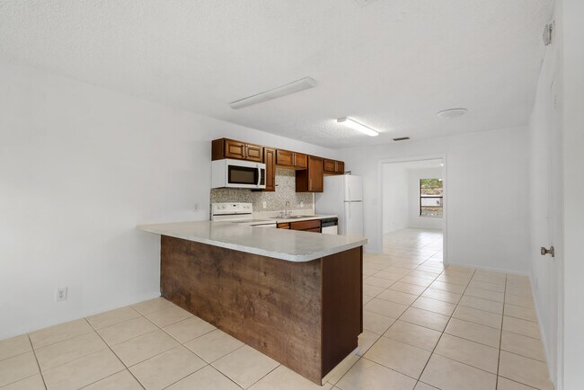 Building Photo - 4108 NW 79th Ave