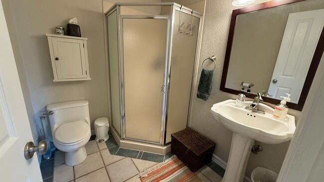 Building Photo - Pristine Single-Family Home in the Heart o...