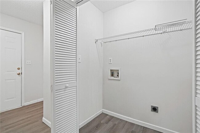 Building Photo - 3025 Andora Dr SW