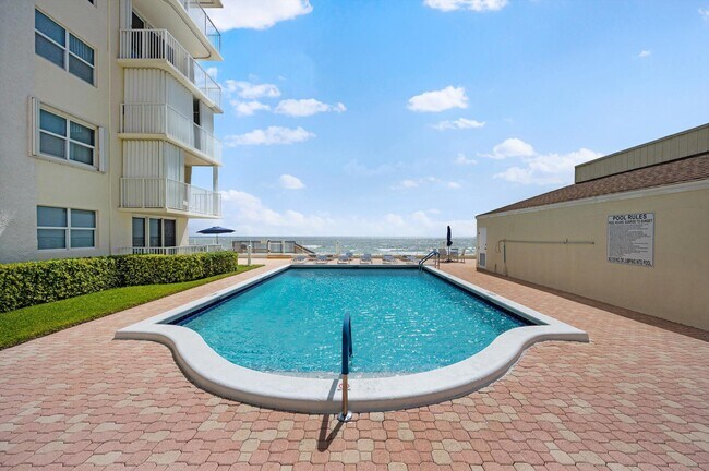 Building Photo - 3540 S Ocean Blvd