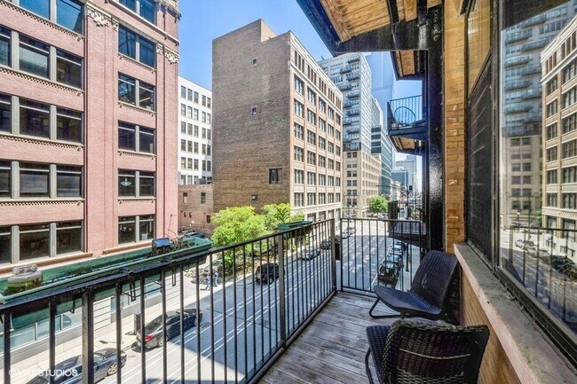 Building Photo - 625 W Jackson Blvd