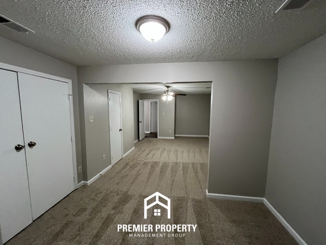 Building Photo - 5017 Penwood Cove