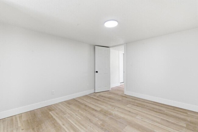 Building Photo - 4351 Redonda Ln