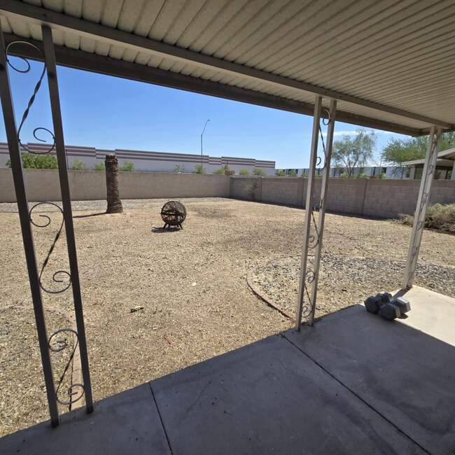 Building Photo - 10521 W Loma Ln