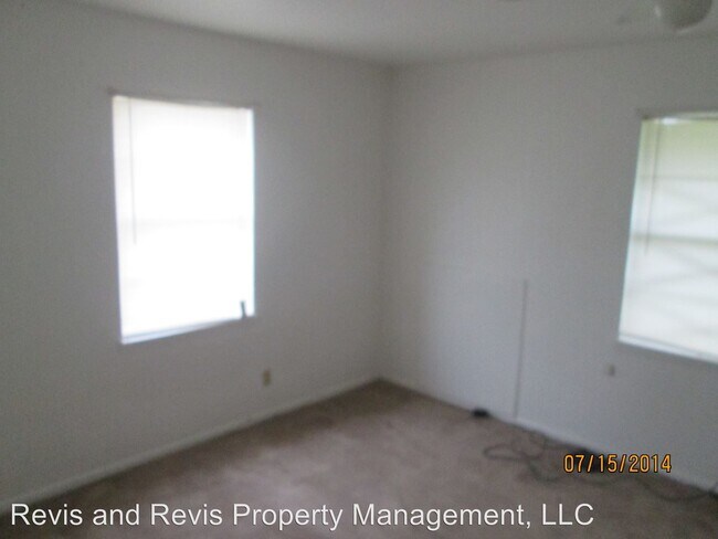 Building Photo - 1601 N W S Young Dr