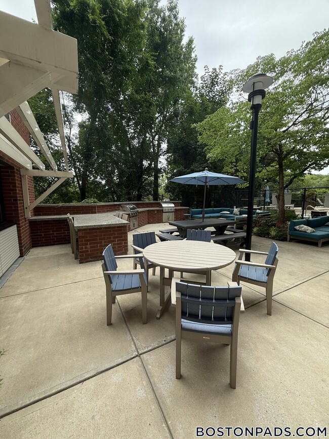 Building Photo - 1443 Beacon St