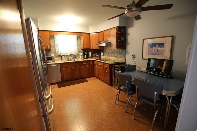 Building Photo - 14 S Swarthmore Ave