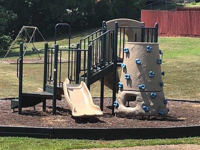 Building Photo - 38 Bristol Ct