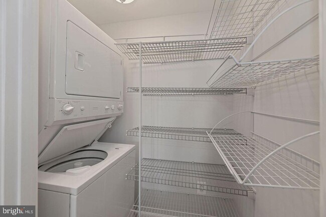 Building Photo - 616 E Street NW Unit 1020