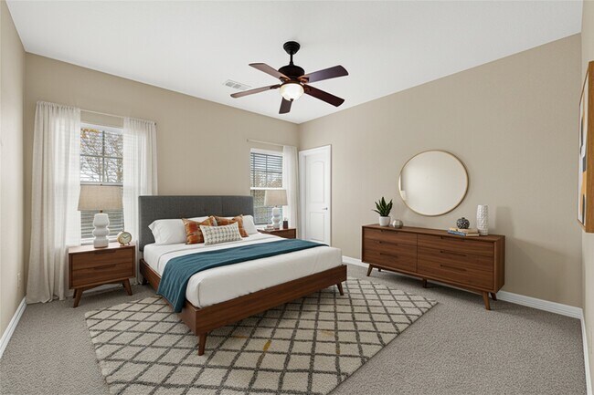 Building Photo - 2736 Cortlandt St