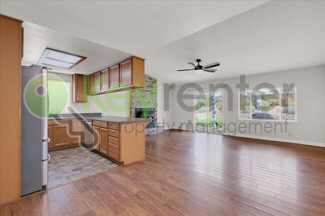 Building Photo - 6359 Edgewood Way