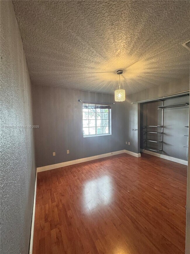 Building Photo - 17910 SW 137th Ct