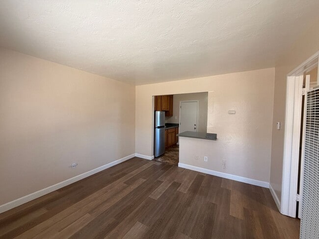 Building Photo - 460 S Buena Vista Ave