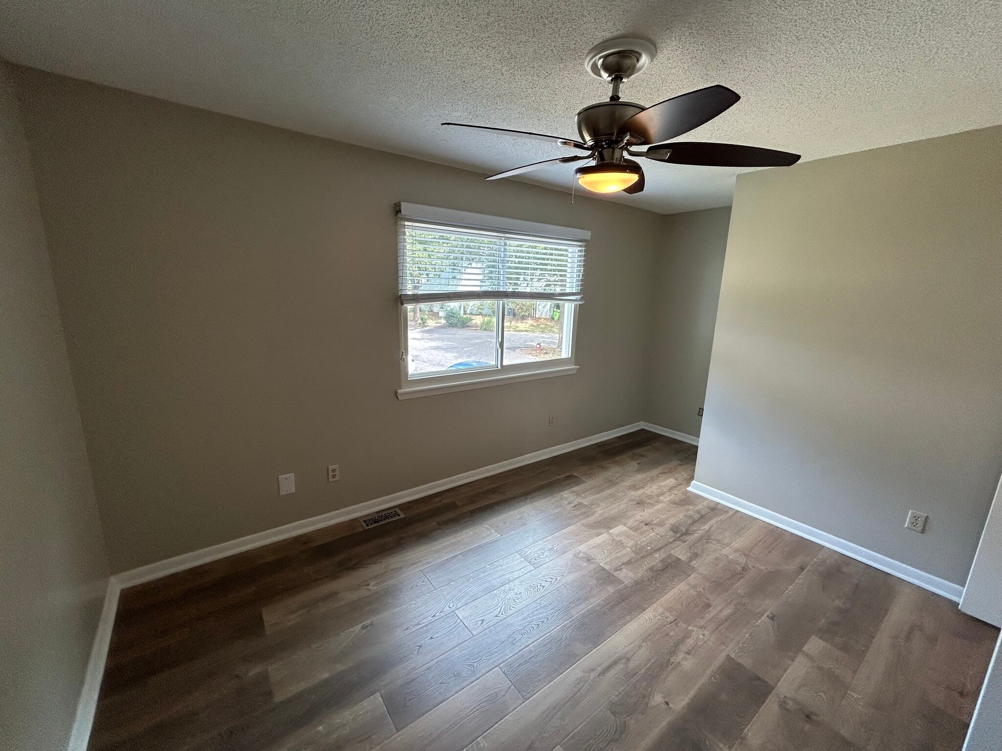 Building Photo - 5803 Shady Grove Cir