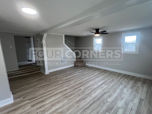 Building Photo - Beautiful 3 Bedroom 2.5 Bath Home