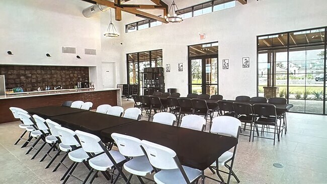 Building Photo - 21150 Boulder Flts