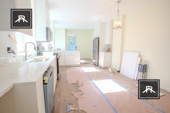 Building Photo - 4 bedroom in Brookline MA 02445