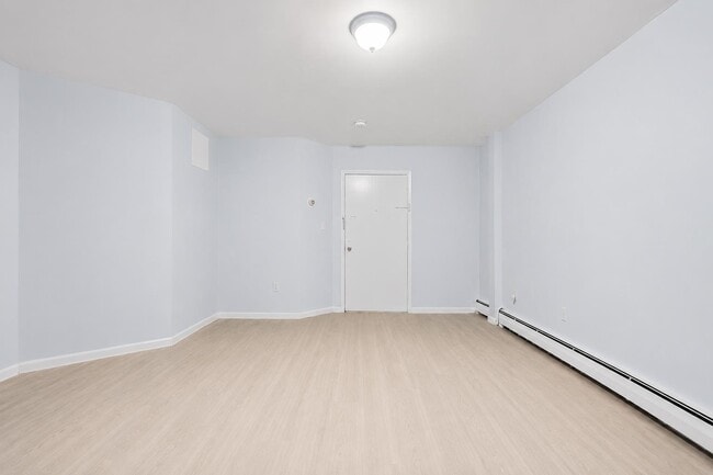 Building Photo - 406 7th St